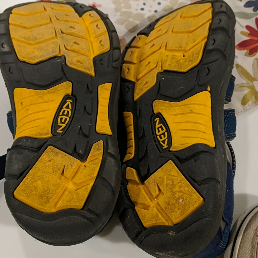 Boys Keen sandals - Picture 2 of 4